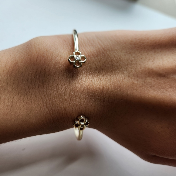 KENDRA SCOTTPavé Medallion Cuff Bracelet - Picture 3 of 3